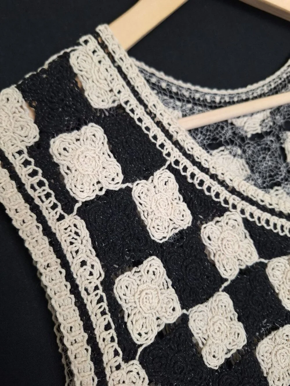 💙 Crochet Vest Black Cream Checkerboard Boho Size M/L Open Front Sweater Vest C - Picture 3 of 7